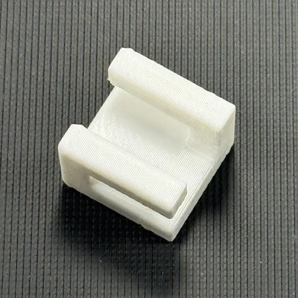 White cable mag